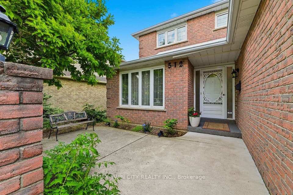512 Hawthorne Crescent, Milton, ON N9T 4N8 – photo 2