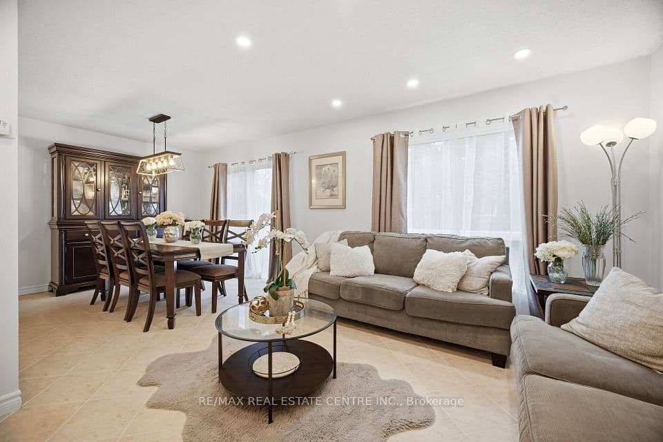 6884 Edenwood Drive, Mississauga, ON L5N 4V6 – main photo