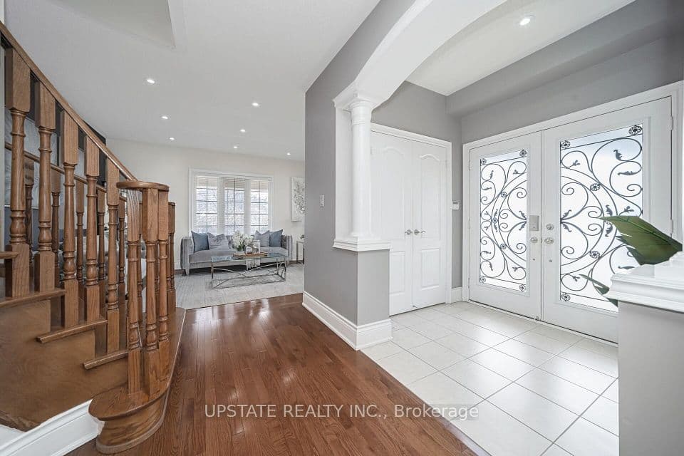 2 Beachville Circle, Brampton, ON L6X 0V4 – photo 3