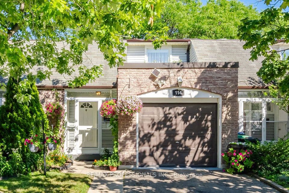 2440 Bromsgrove Road 114, Mississauga, ON L5J 4J7 – main photo