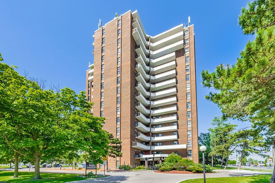 3025 Queen Frederica Drive 1007, Mississauga, ON L4Y 3A1 – main photo