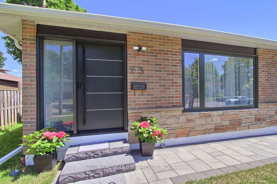 23 Moore Park Crescent, Halton Hills, ON L7G 2T3 – main photo