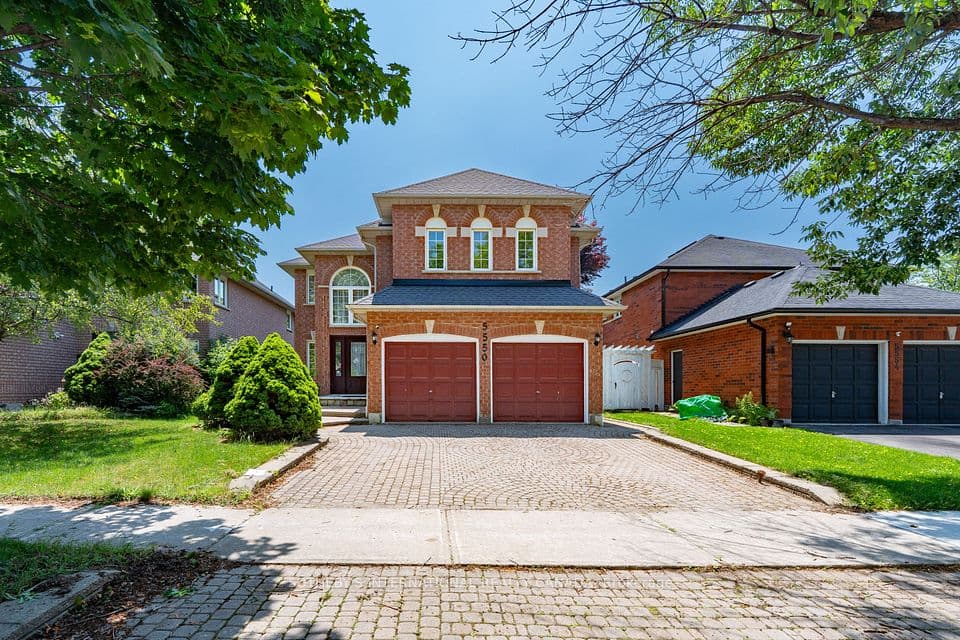 5550 Middleport Crescent N, Mississauga, ON L4Z 3S5 – main photo