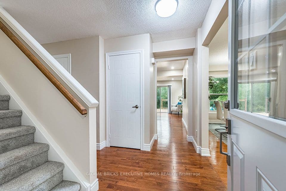 2150 Hunt Crescent, Burlington, ON L7M 2P3 – photo 3