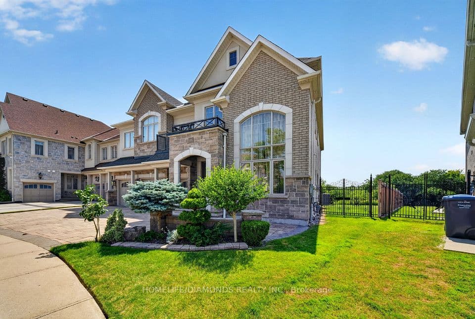 115 LATANIA Boulevard, Brampton, ON L6P 2Z2 – photo 2