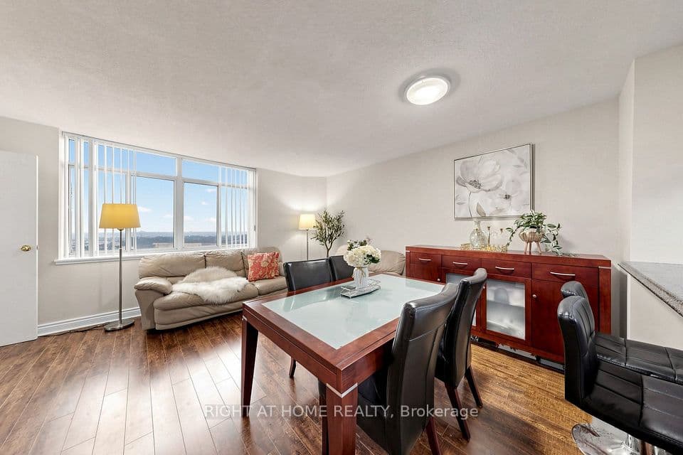 300 Webb Drive PH9, Mississauga, ON L5B 3W3 – main photo
