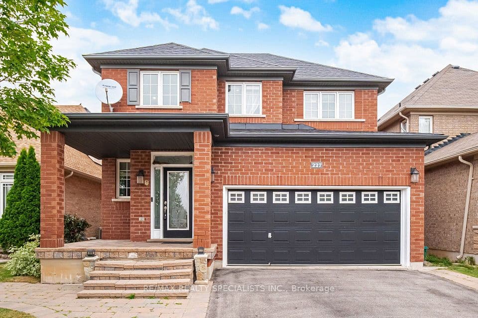 227 Minto Crescent, Milton, ON L9T 7P4 – main photo