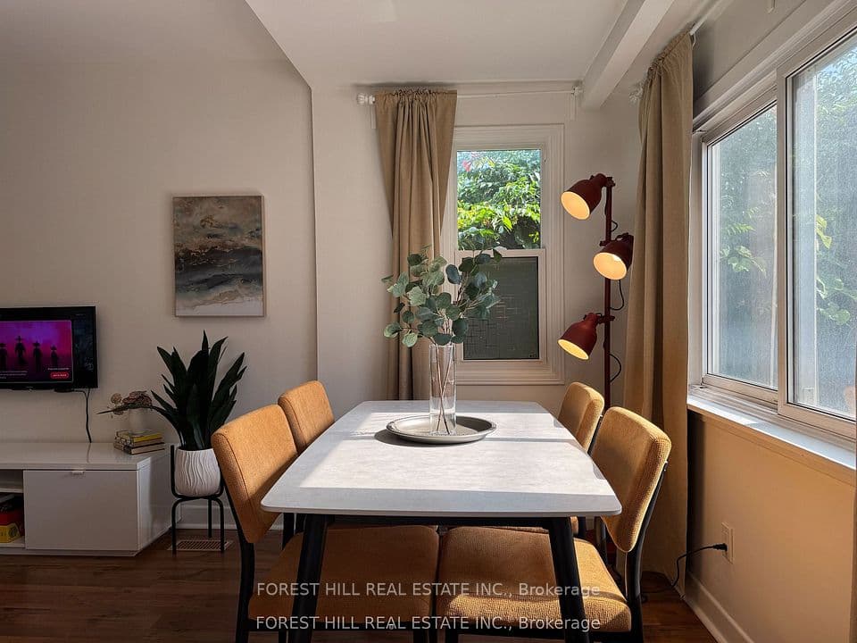 325 Westmoreland Avenue N, Toronto, ON M6H 3A6 – photo 3