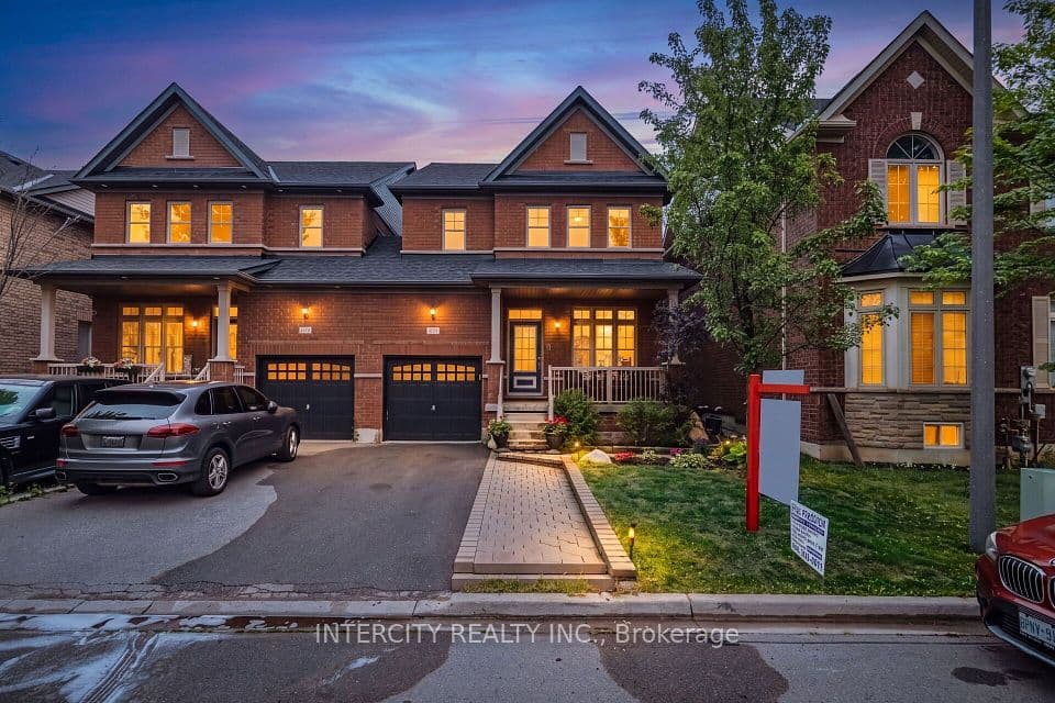 162 Holmes Crescent, Milton, ON L9T 0V9 – main photo