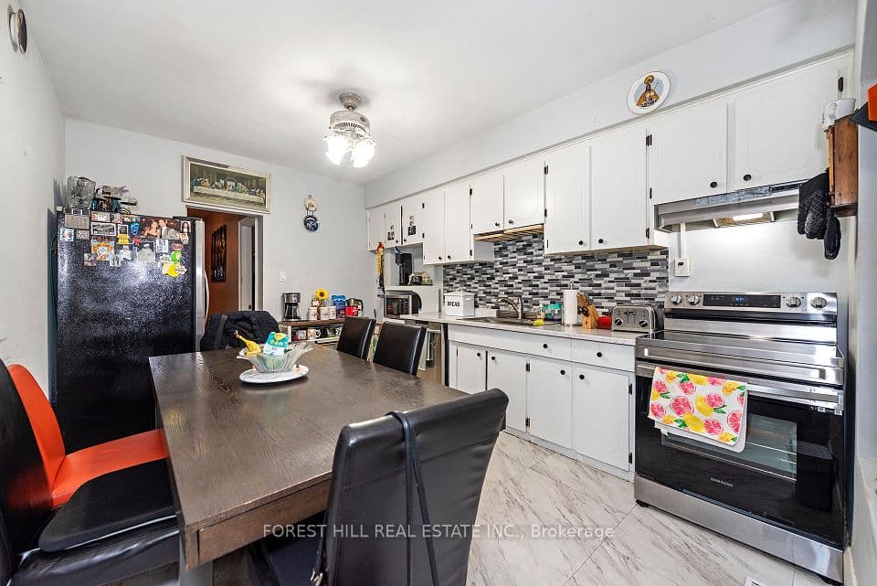 413 Westmoreland Avenue N, Toronto, ON M6H 3A6 – photo 2