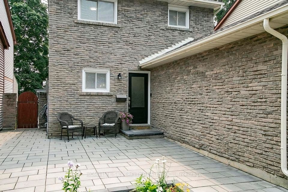 21 Mitchell Avenue, Brampton, ON L6Z 1H2 – photo 3