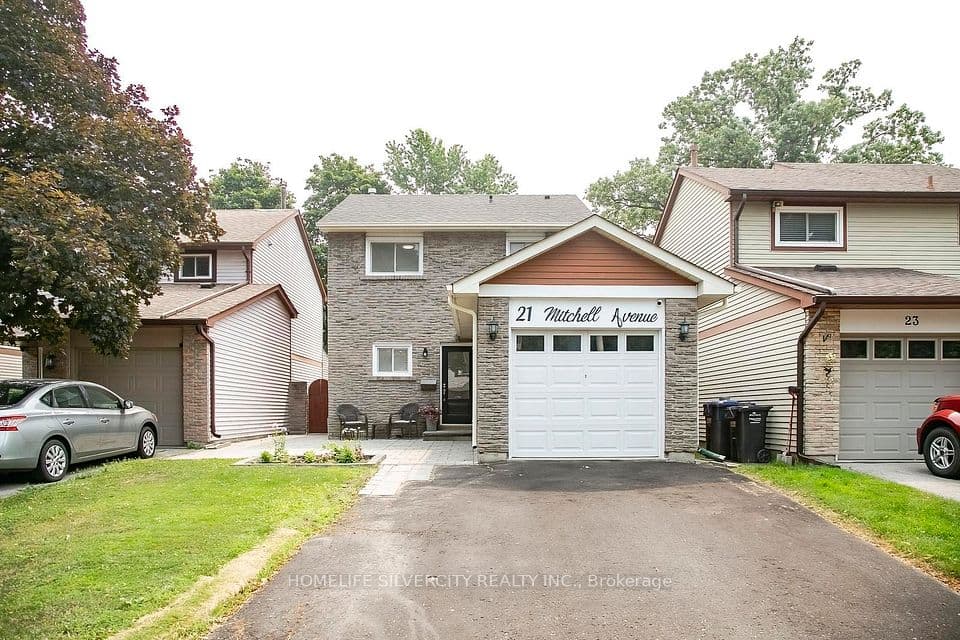 21 Mitchell Avenue, Brampton, ON L6Z 1H2 – main photo