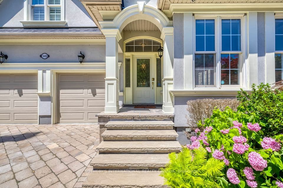 549 Renshaw Court, Mississauga, ON L5H 4L6 – photo 2