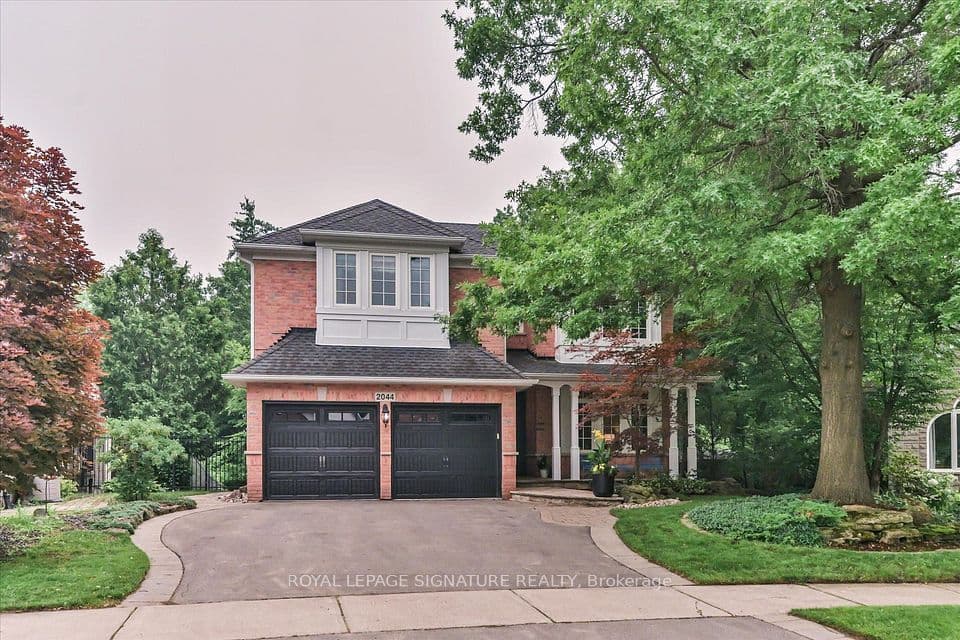 2044 Waterbridge Drive, Burlington, ON L7M 3W2 – photo 2