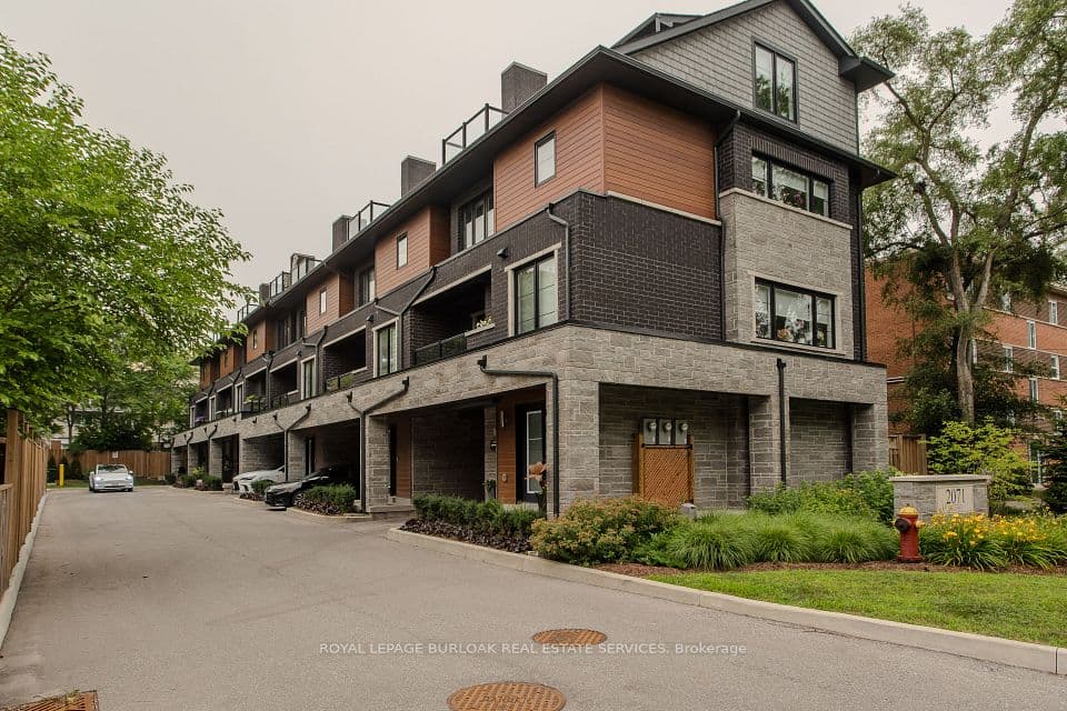 2071 Ghent Avenue 3, Burlington, ON L7R 1Y4 – photo 2