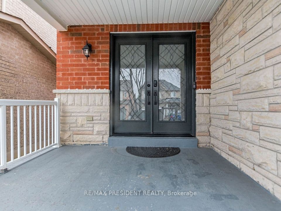 8 River Heights Drive, Brampton, ON L6P 2M9 – photo 3