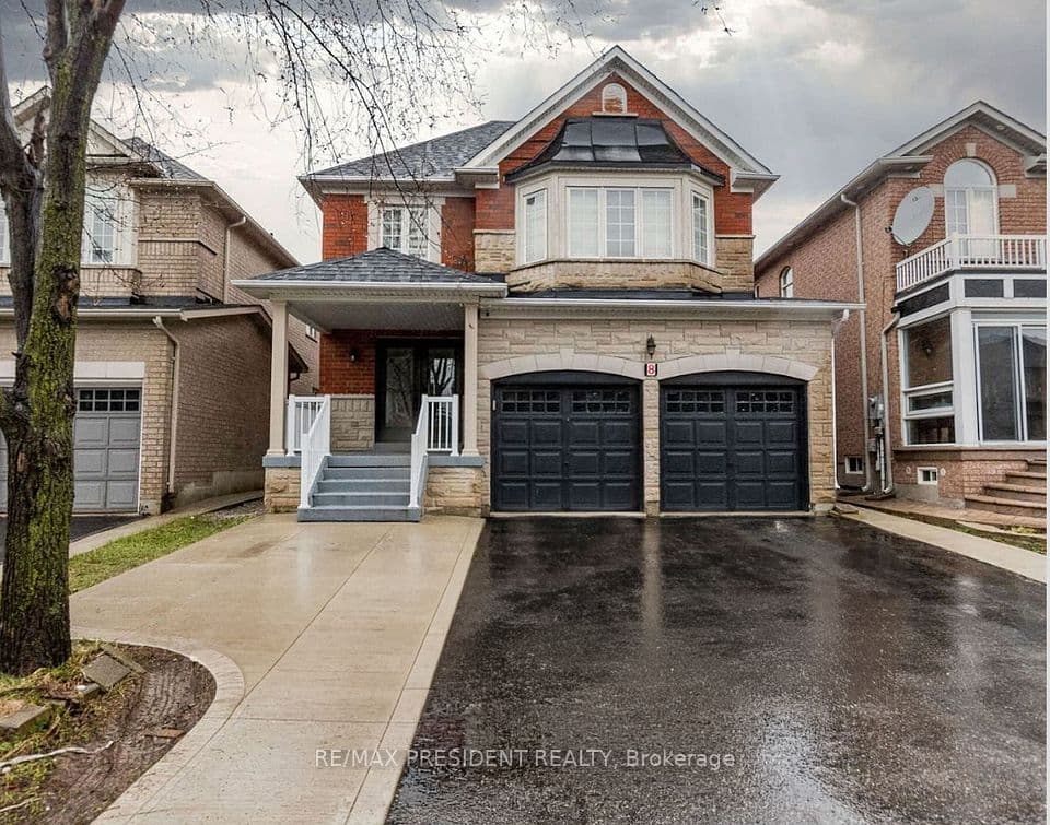 8 River Heights Drive, Brampton, ON L6P 2M9 – main photo