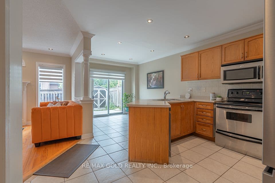 409 Fernforest Drive, Brampton, ON L6R 3B6 – photo 3