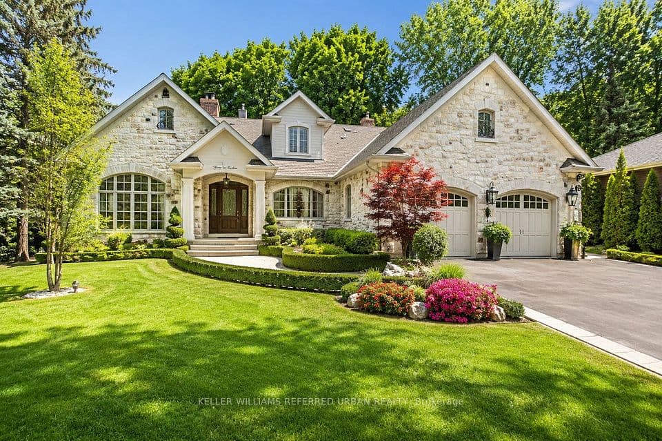 11 Country Club Drive, Toronto, ON M9A 3J3 – main photo