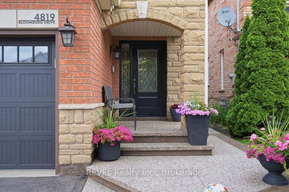 4819 Bloomburg Drive, Mississauga, ON L5M 7K4 – photo 3