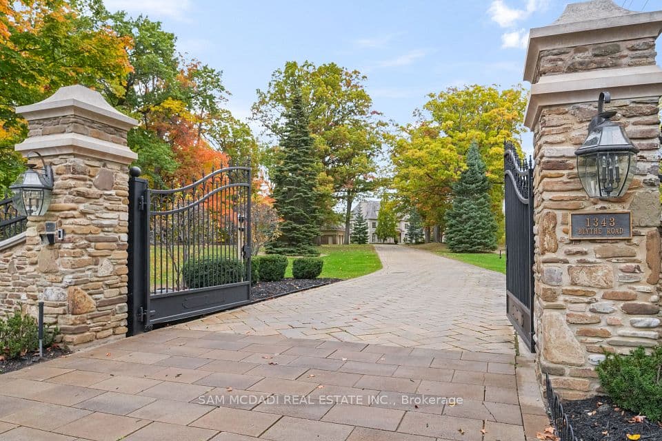 1343 Blythe Road, Mississauga, ON L5H 2C2 – photo 2