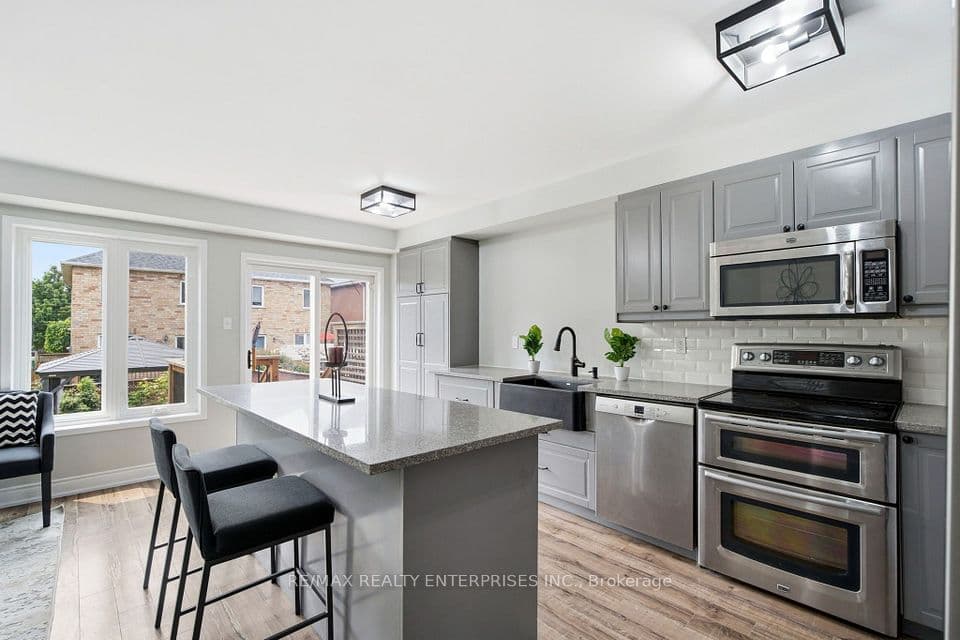 6930 Elliott Parliament Street, Mississauga, ON L5W 1B5 – photo 3