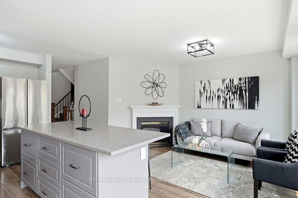 6930 Elliott Parliament Street, Mississauga, ON L5W 1B5 – photo 2