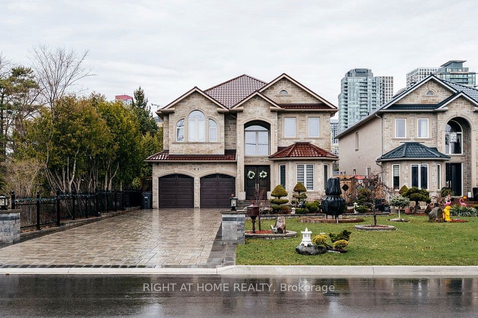 99 Fairview Road W, Mississauga, ON L5B 1K7 – main photo