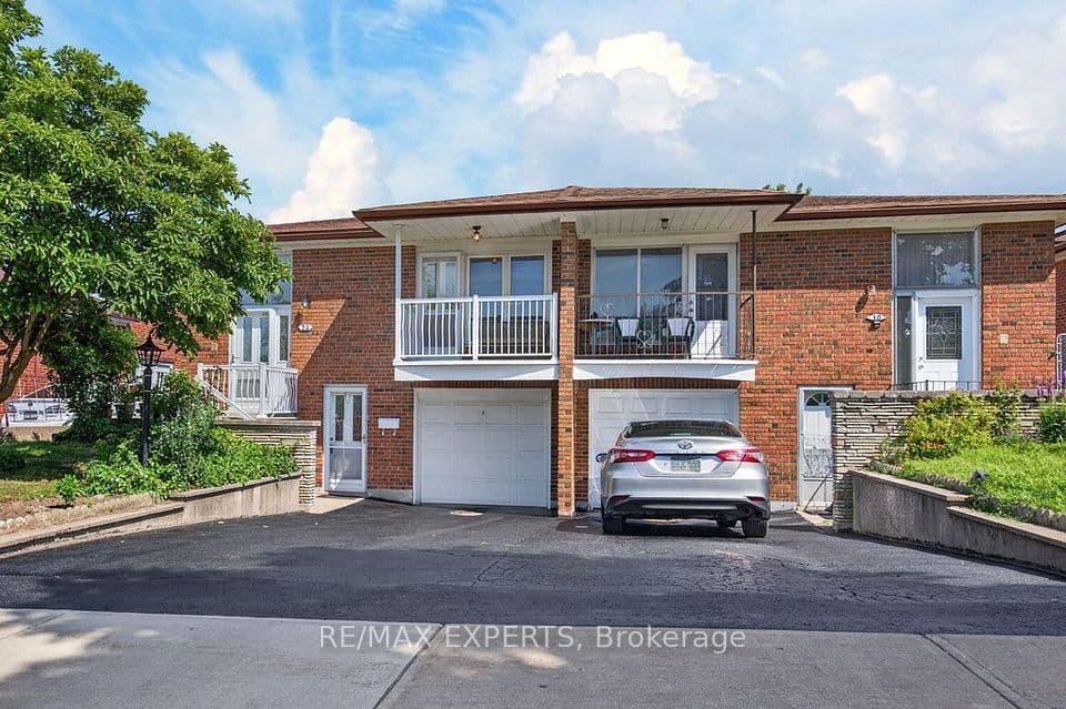 32 Firenza Drive, Toronto, ON M9L 1A5 – main photo