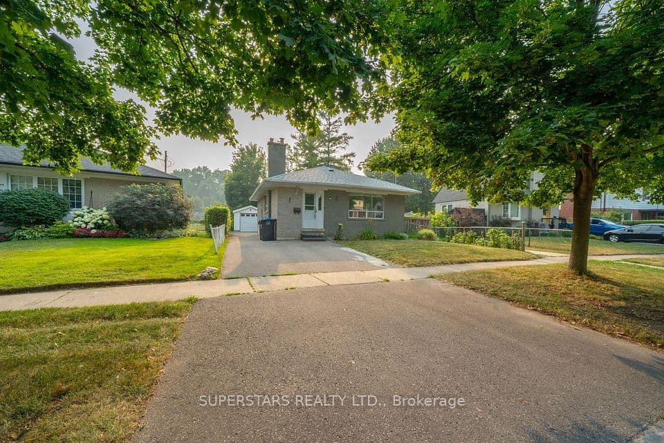6 Meadowland Drive, Brampton, ON L6W 2R4 – photo 2
