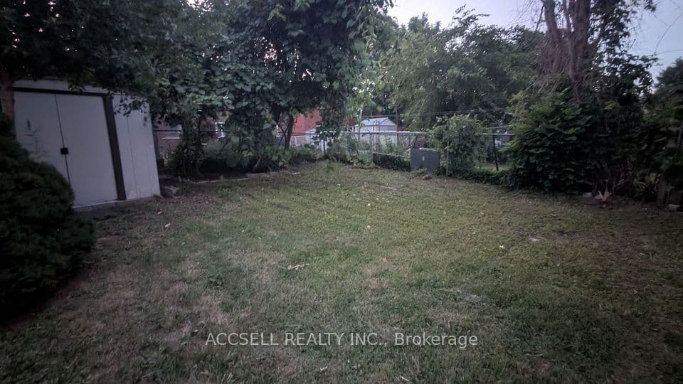 1055 Claredale Road, Mississauga, ON L5G 1T5 – photo 3