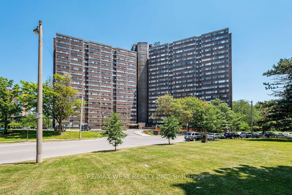 11 Wincott Drive 1104, Toronto, ON M9R 2R9 – main photo