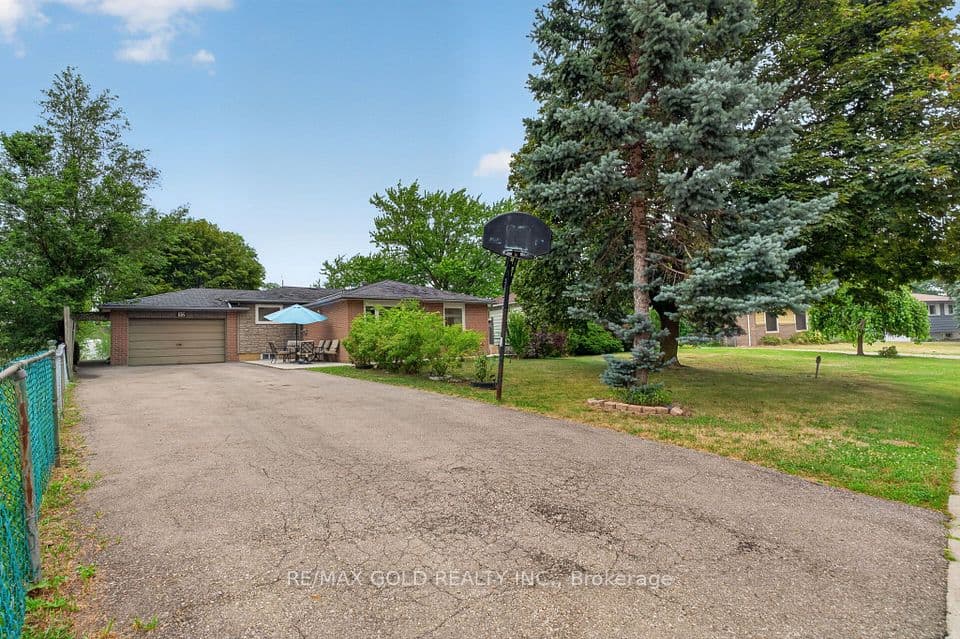 32 Dunblaine Crescent, Brampton, ON L6T 3H2 – photo 2