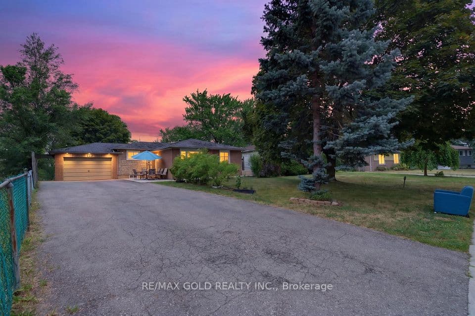 32 Dunblaine Crescent, Brampton, ON L6T 3H2 – main photo