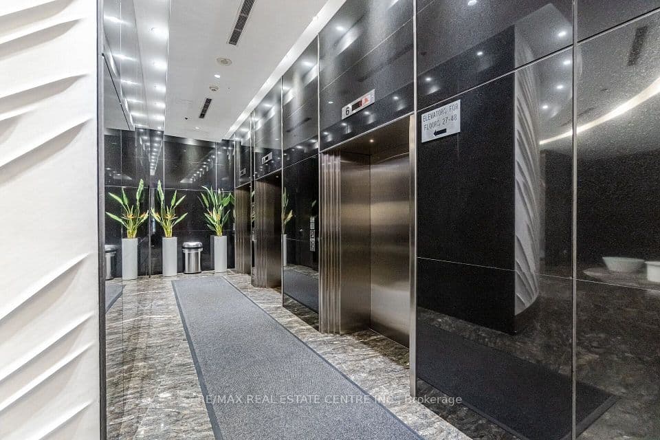 50 Absolute Avenue LPH8, Mississauga, ON L4Z 0A9 – photo 3