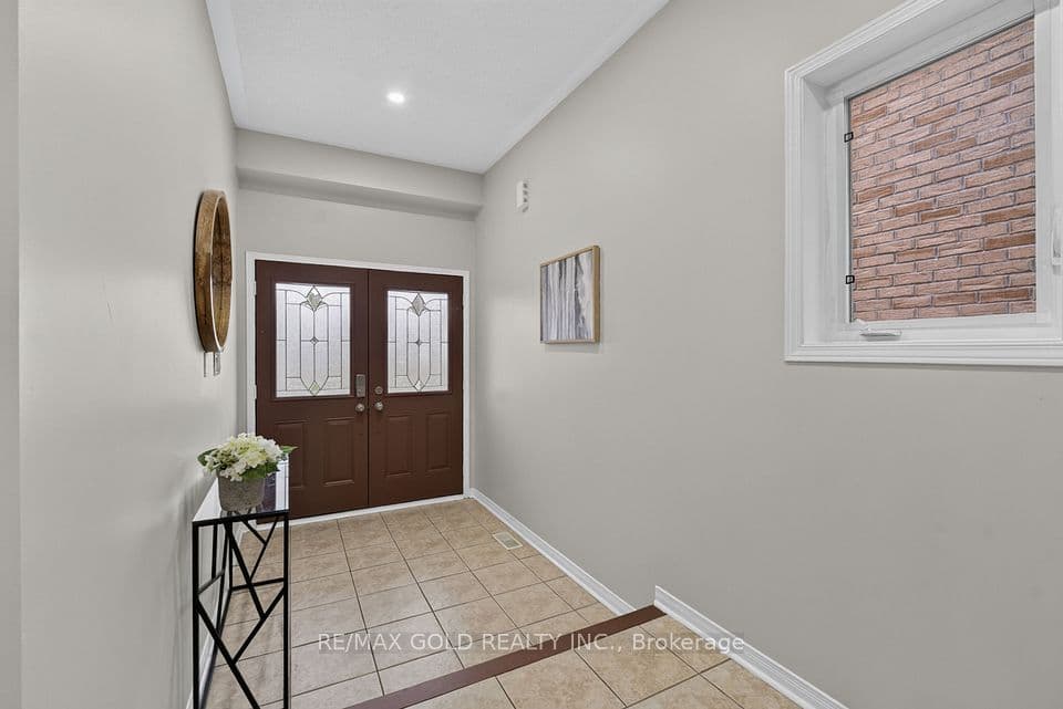 106 Meadowlark Dr, Drive, Halton Hills, ON L7G 6N6 – photo 2