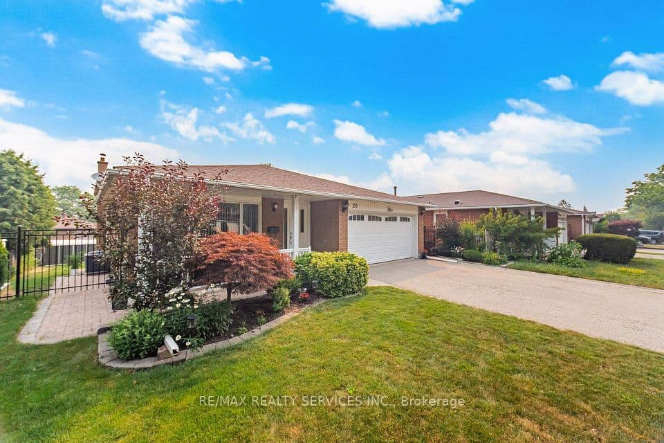 20 Malcolm Crescent, Brampton, ON L6S 3C8 – photo 2