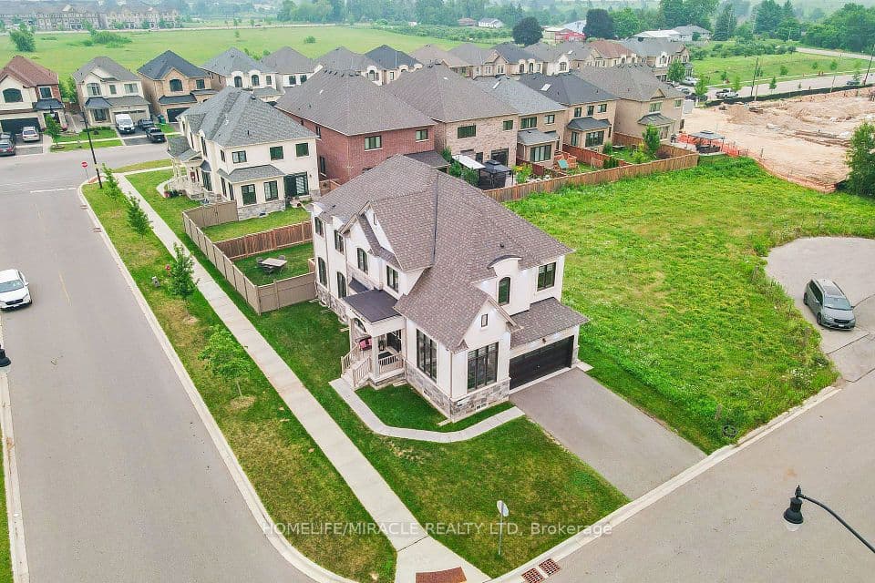 4 Vineyard Drive, Brampton, ON L6Y 1P3 – photo 2