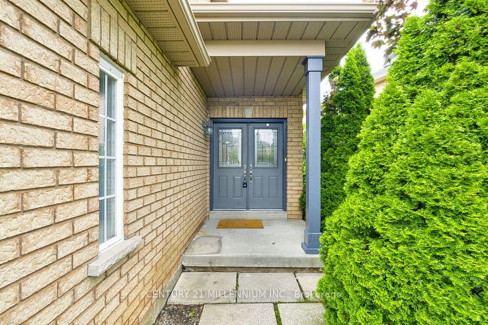28 Silo Court, Brampton, ON L6X 4S4 – photo 3