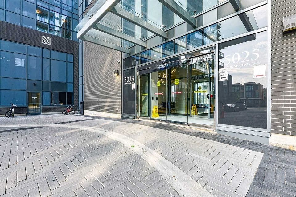 5025 Four Springs Avenue 701, Mississauga, ON L5R 0E4 – photo 2