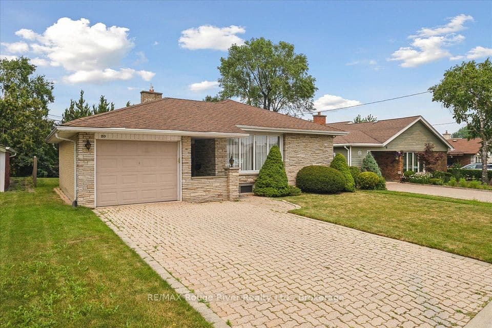 20 Tayrow Road, Toronto, ON M9W 2T9 – photo 2