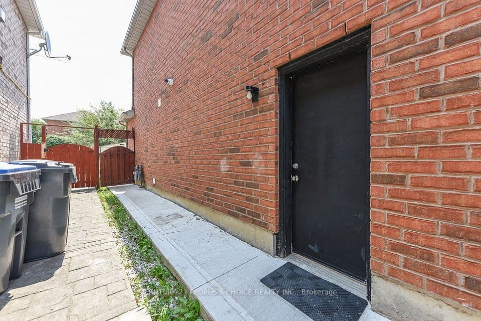 6 Sunny Glen Crescent, Brampton, ON L7A 1N5 – photo 3