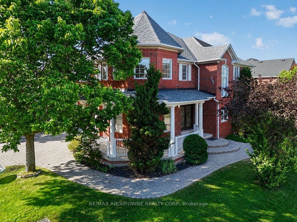 2201 Lapsley Crescent, Oakville, ON L6M 4V2 – main photo