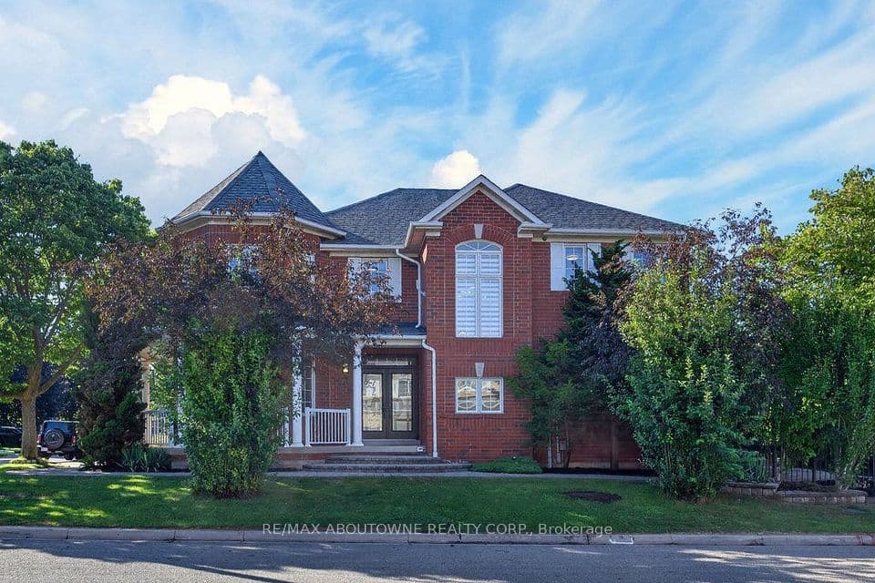 2201 Lapsley Crescent, Oakville, ON L6M 4V2 – photo 3