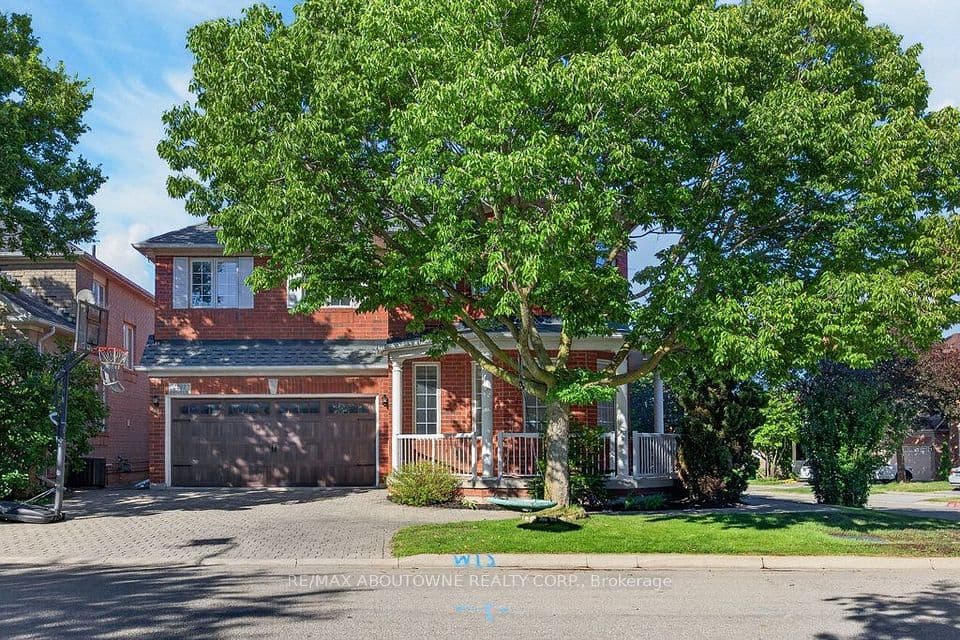 2201 Lapsley Crescent, Oakville, ON L6M 4V2 – photo 2