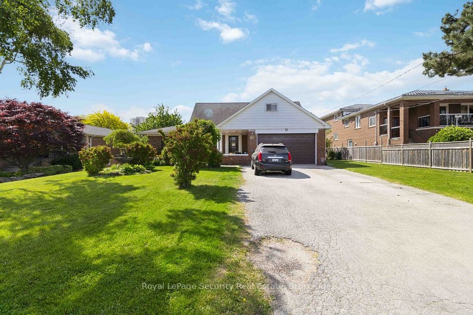 73 St Andrews Boulevard, Toronto, ON M9R 1W4 – main photo