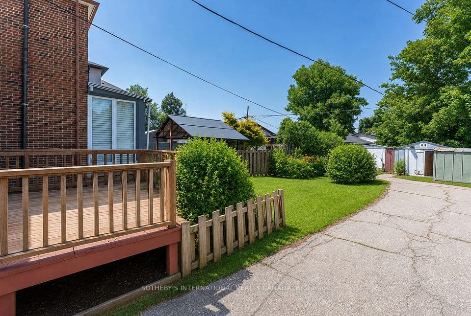 4 Marshall Boulevard, Toronto, ON M6N 2R7 – photo 2