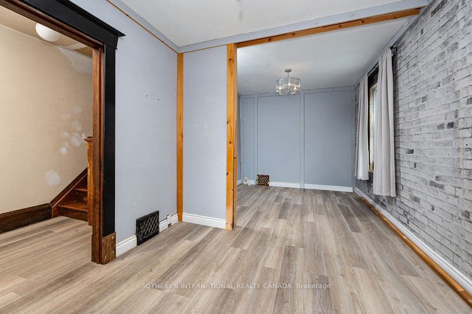 4 Marshall Boulevard, Toronto, ON M6N 2R7 – photo 3