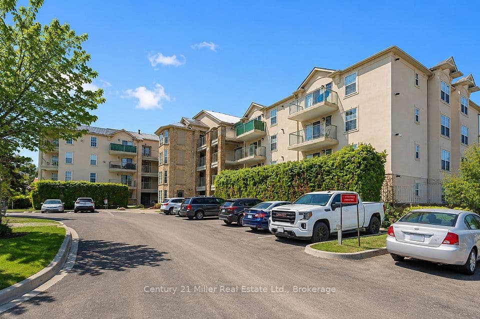 1450 Bishops Gate 111, Oakville, ON L6M 4N1 – main photo