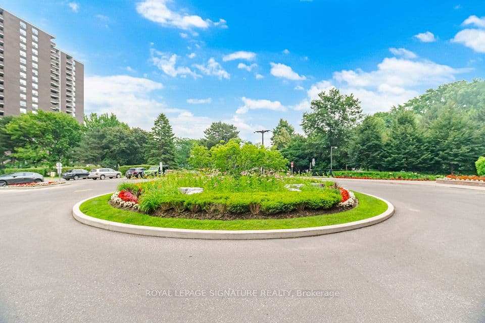 1485 Lakeshore Road E 411, Mississauga, ON L5E 3G2 – photo 2